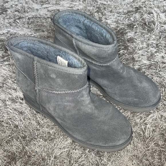 UGG Shoes - Women’s Ugg Gray Shearling Lined Wedge / Heel Ankle Boots / Booties